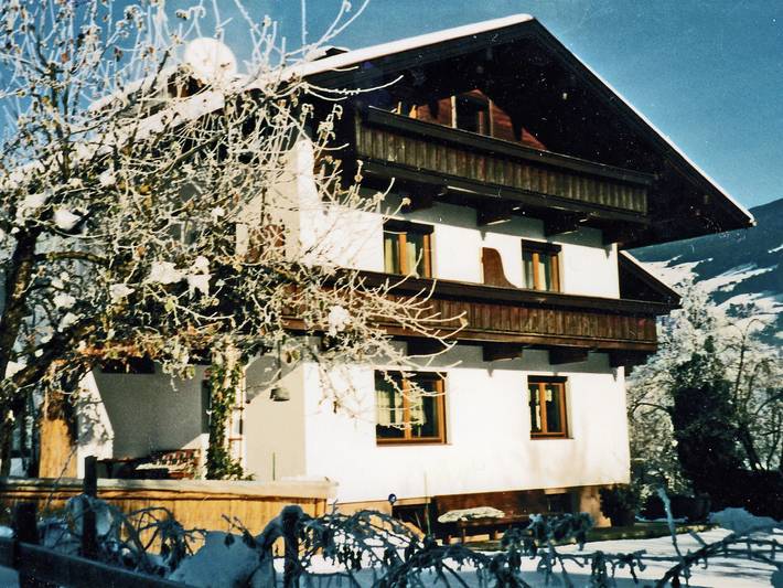 Hütte für 10 Personen, mit Garten und Balkon in Fügen