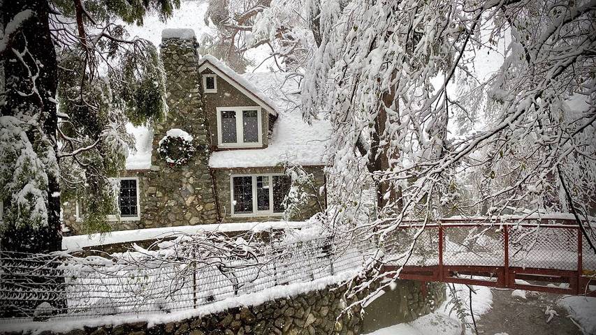 Vacation rental for 6 people, with yard and pool in Los Angeles County