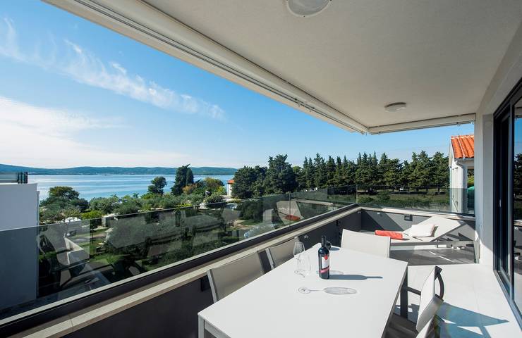 Ferienhaus für 6 Personen, mit Pool und Sauna sowie Balkon/Terrasse in Sveti Filip i Jakov - 2