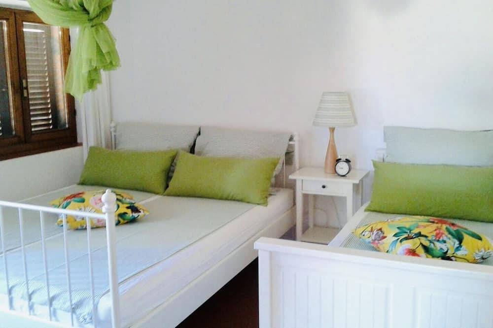 Romantic Hideaway in an Old Olive Grove - Ecotourism - Huge Pool - E-Charger in Campagnatico, Provincie Grosseto