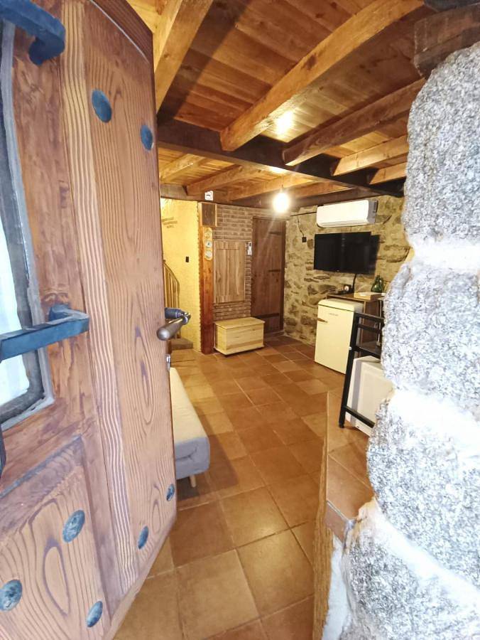 La Casita de Piedra in Navaluenga, Valle del Alberche