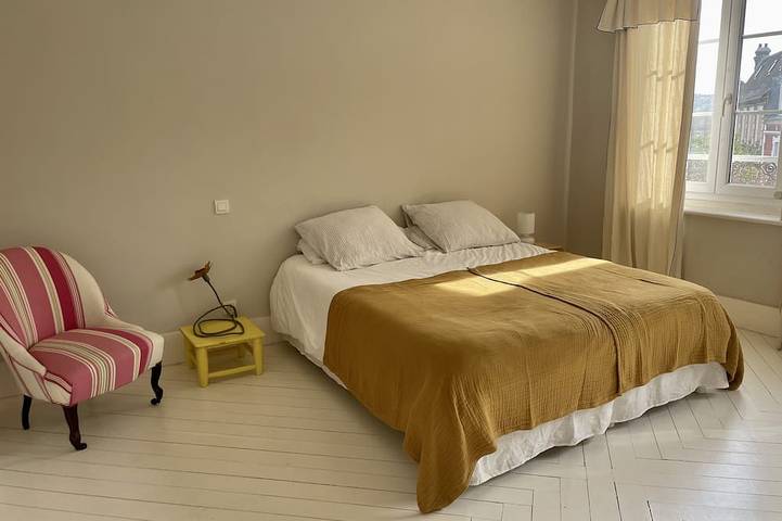 Location de vacances pour 8 personnes, avec jacuzzi et jardin dans Office De Tourisme De Trouville Sur Mer - 3