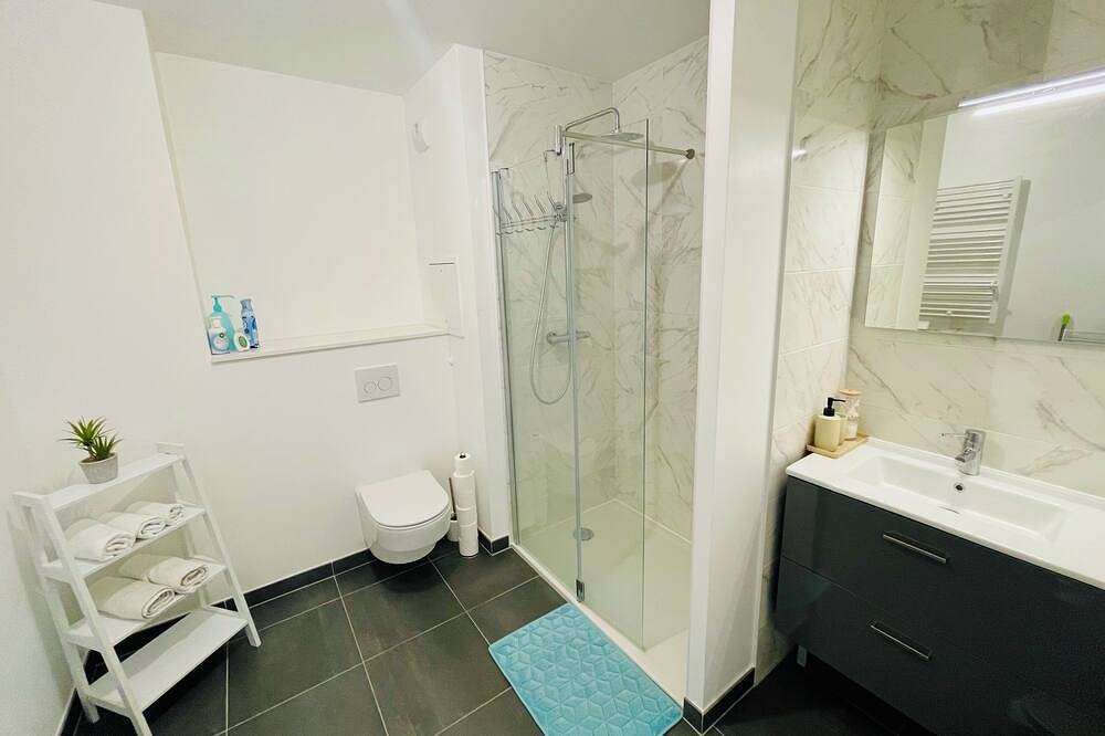 Apartamento entero, Luxury apartment 15 minutes from Paris & La Défense in Bois-Colombes, Altos del Sena