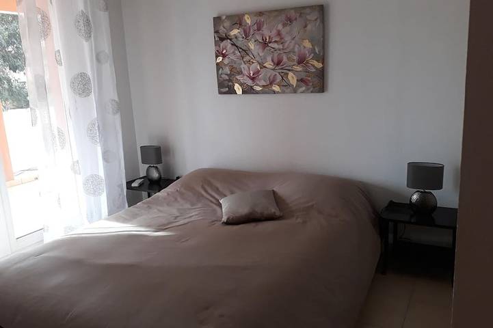 Appartement entier, T3 4P terrasse garage clim wifi plage et commerces à 2 mn in Calvi, Région de Calvi