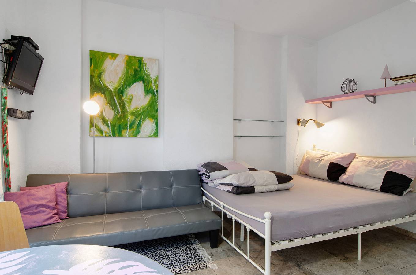 Ganze Wohnung, Ferienwohnung 'Studio-in Der Atelierhaus' mit Privatem Garten und Wi-Fi in Bodman-Ludwigshafen, Obersee (Bodensee)