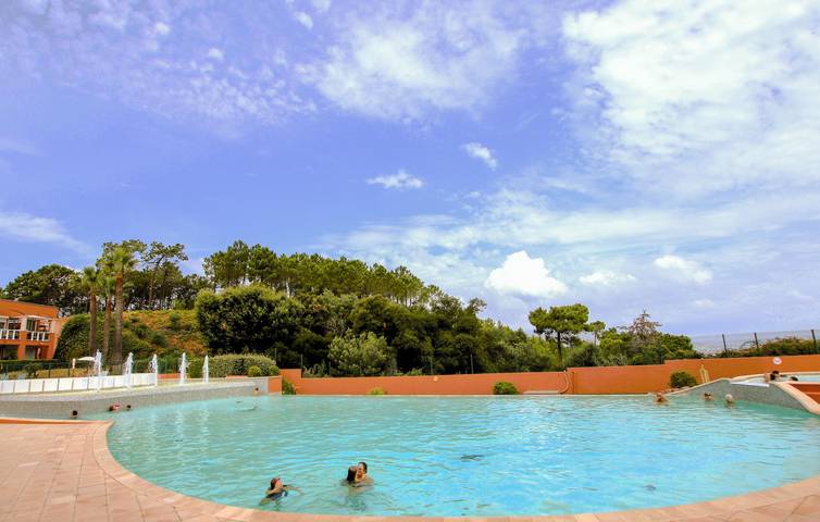 Ganze Ferienwohnung, Ferienwohnung mit Meerblick, Pool und Terrasse, in der Nähe der Plage du Château in Théoule-sur-Mer, Massif de l'Esterel