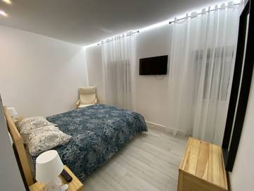 Vacation Rental for 4 Guests in Ponta Delgada, São Miguel, Picture 3