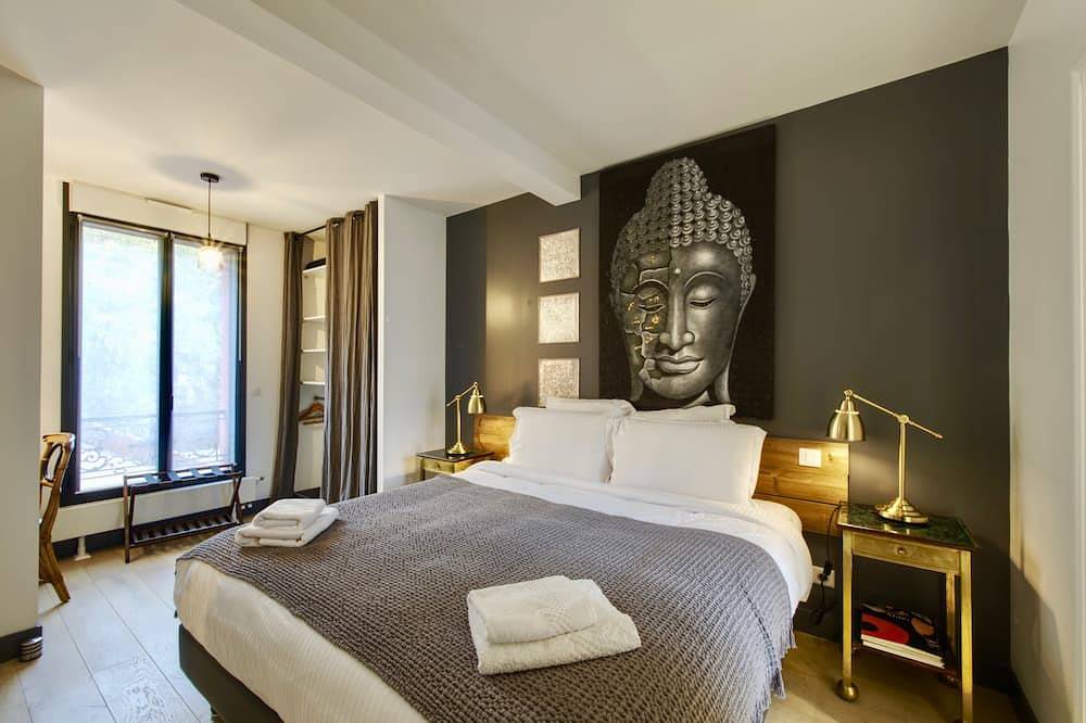 Villa Parisiata Swimming pool, Sauna, Garden and Fitness\nexceptional location! in Puteaux, Hauts-de-Seine
