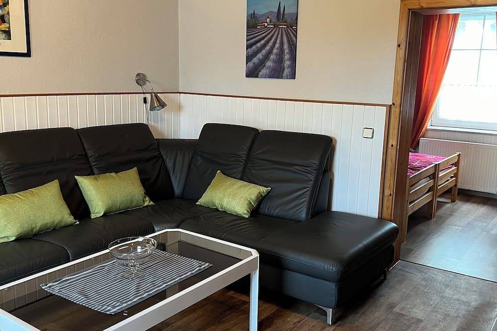 Ganze Wohnung, Entspannung pur: Erdgeschoss Wohnung, Sonnenterrasse mit Grill & Kamin, Sauna in Crussow, Angermünde
