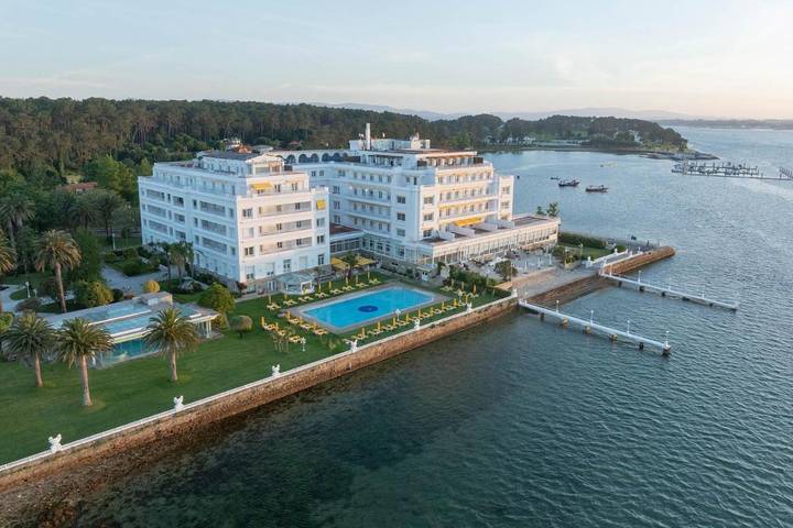 Hotel para 2 personas, con jardín además de sauna y piscina - 1