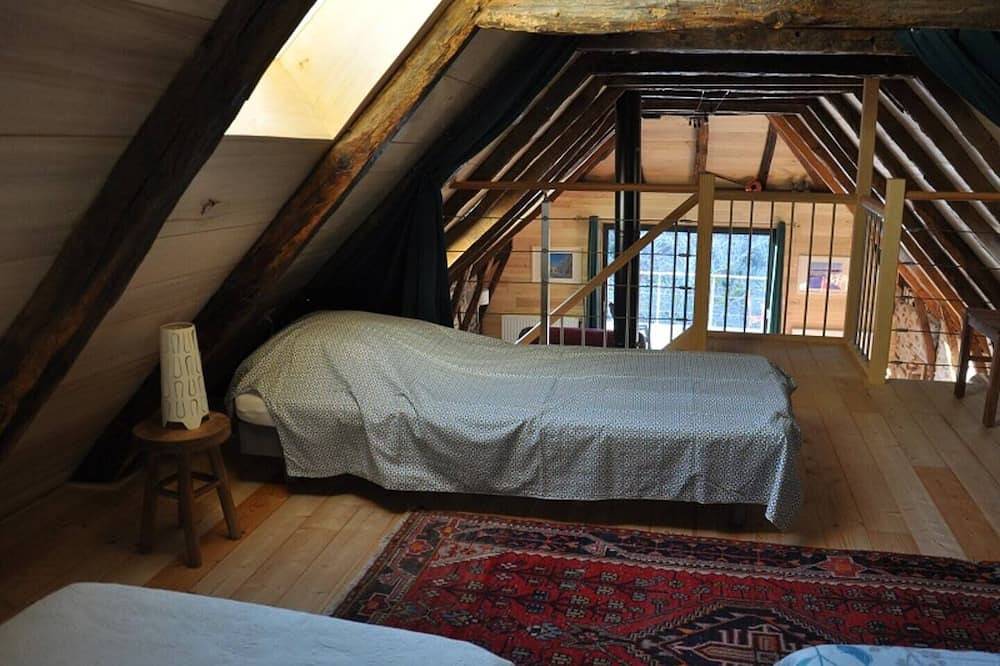 Gîte Le Couderc de Coubisou, grange rénovée in Coubisou, Parc naturel régional de l'Aubrac