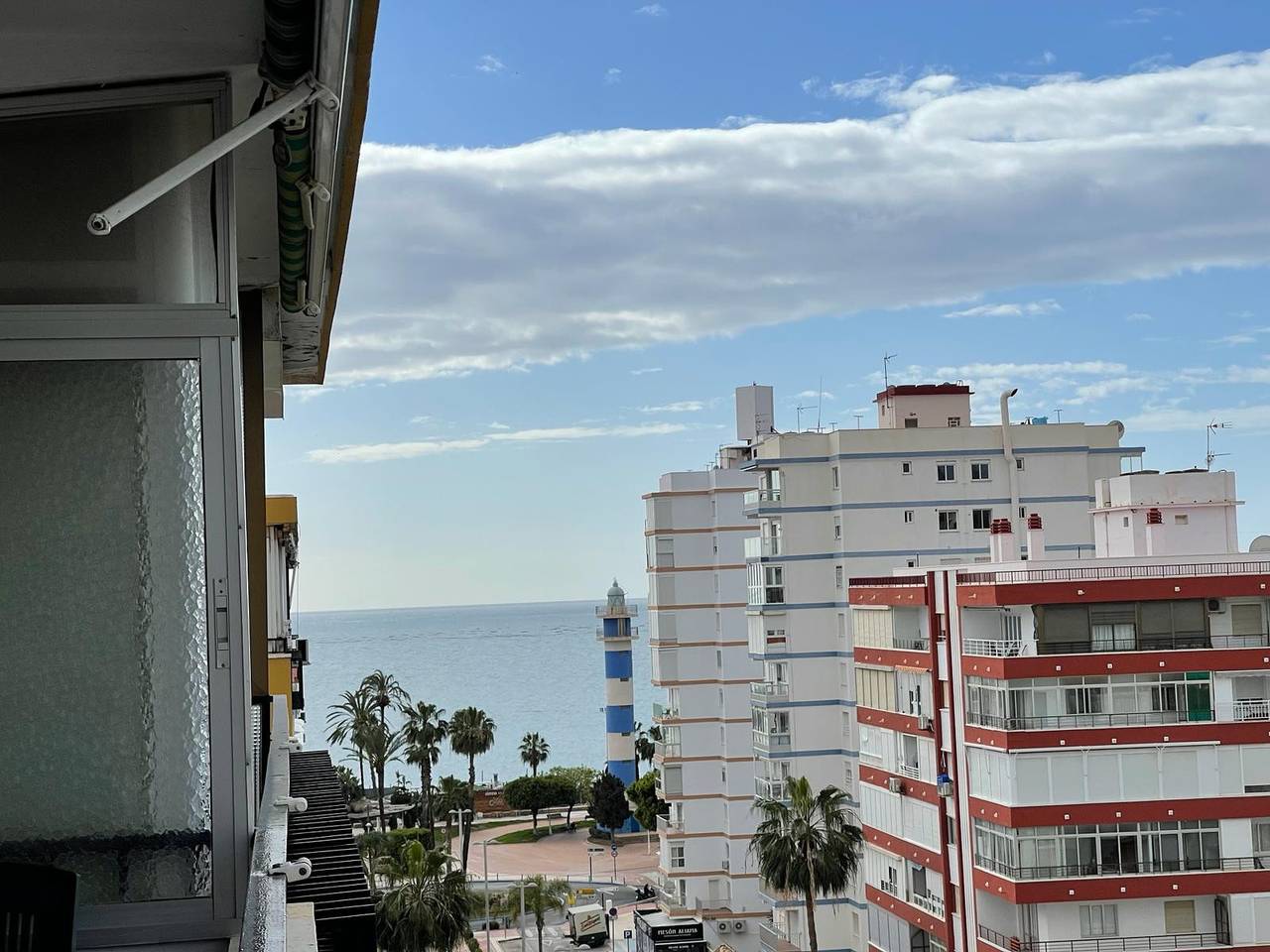 Entire apartment, Holiday apartment for 5 people with terrace in Playa de Torre del Mar, Torre del Mar