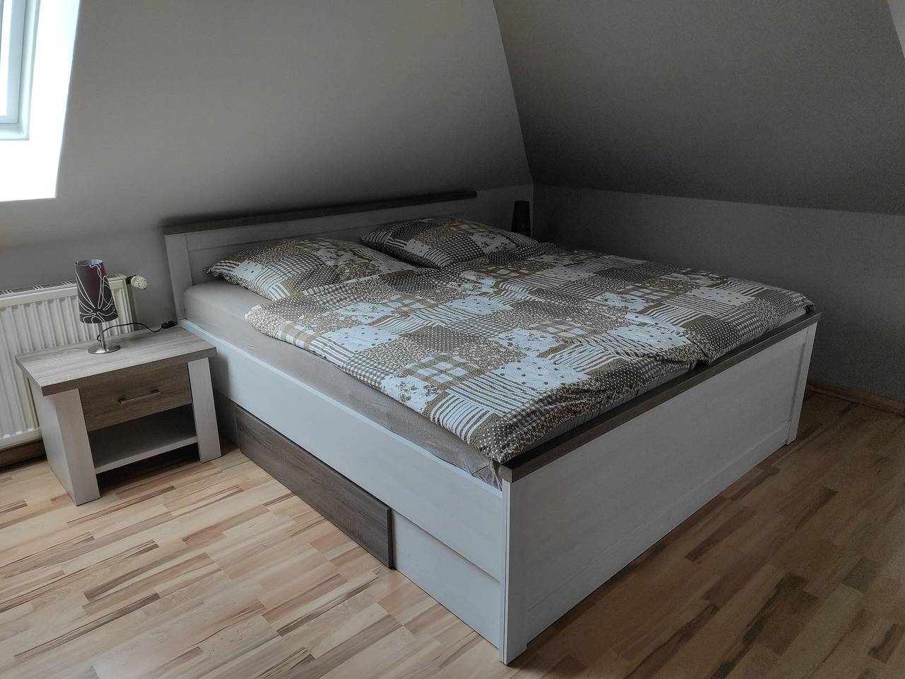 Guhl, Privatzimmer - Nichtraucher- Hauptzimmer Og, Dusche und Bad, Wc in Munster (Niedersachsen), Landkreis Heidekreis