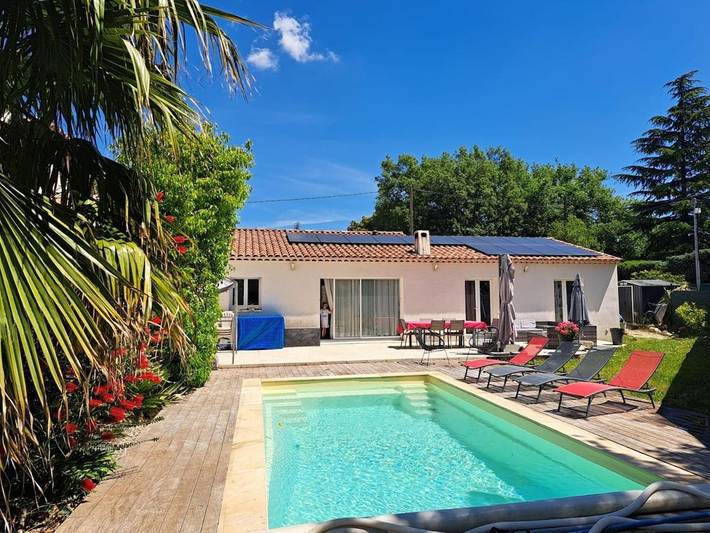 Villa for 6 people, with garden and view as well as pool - 1