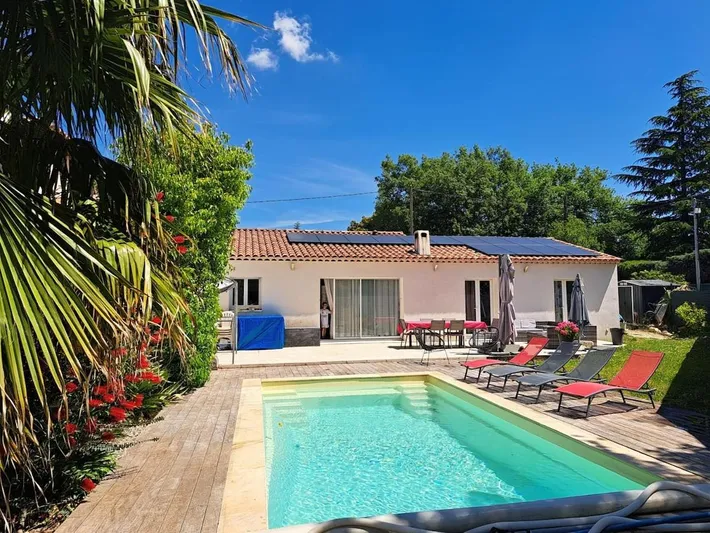 Chalet para 6 personas, con vistas además de piscina y jardín - 1
