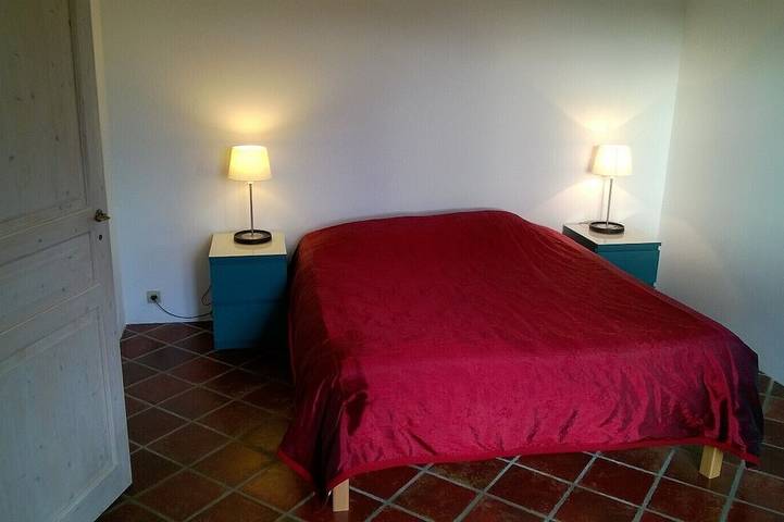 Location de vacances pour 8 personnes, avec jardin à La Roque-sur-Pernes - 2