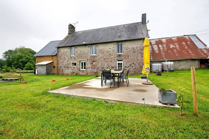 B&b for 4 people, with garden in Normandy