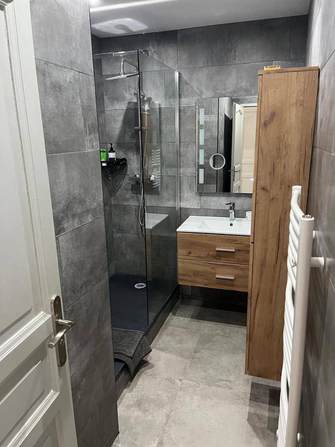 Location de vacances pour 2 personnes, avec jardin et jacuzzi, animaux acceptés à La Tour-de-Salvagny - 2