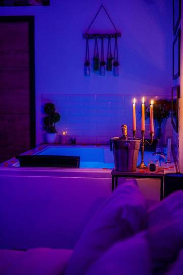 Gîte pour 2 personnes, avec jacuzzi à Villemandeur