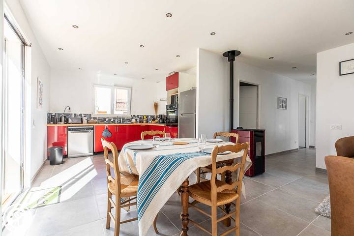 Gîte pour 6 personnes, avec Terrasse ainsi que Jardin et Vue dans Gare De La Bourboule - 3