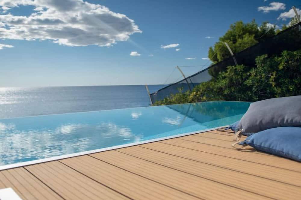 Casa vacanza a Capocesto a partire da 696€ a notte