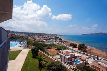 Hôtel pour 2 personnes, avec vue ainsi que jardin et piscine dans Stalos