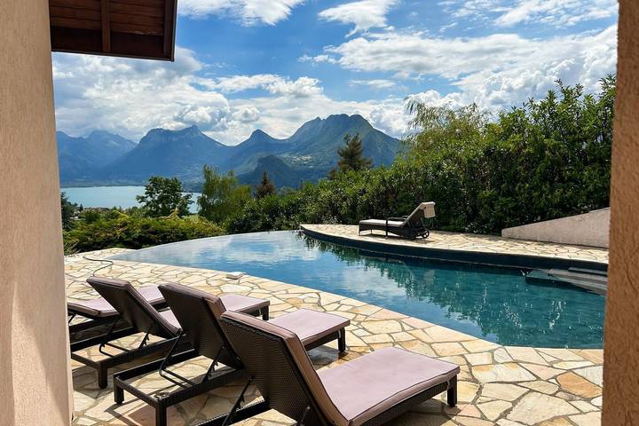 Location de vacances pour 8 personnes, avec terrasse et jardin à Talloires - 2