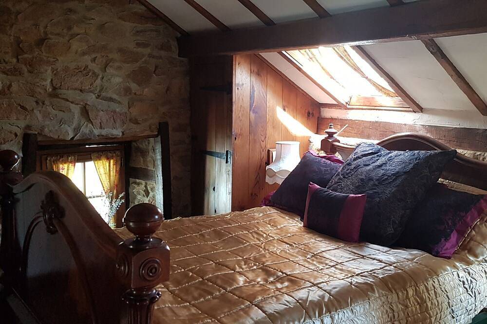 Maison De Campagne Avec Piscine Privée in Gorre, Parc naturel régional Périgord-Limousin