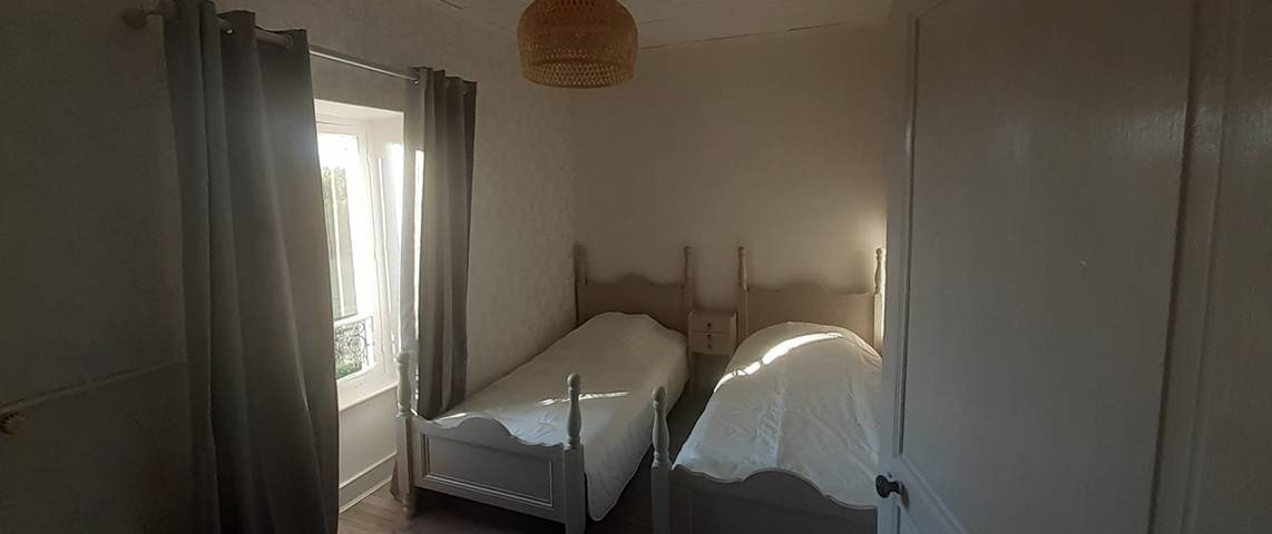 Chambre d’hôte pour 4 personnes, avec jacuzzi ainsi que piscine et jardin dans le Puy-de-Dôme - 4