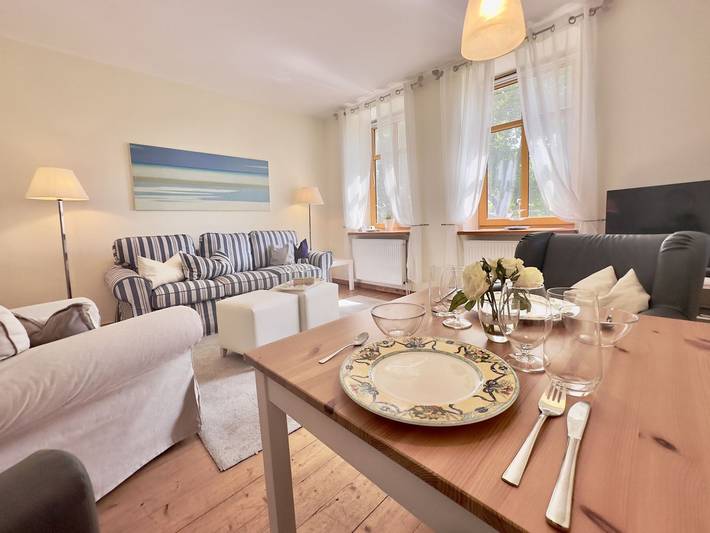 Ferienwohnung für 3 Personen, mit Terrasse und Garten in Altharlingersiel