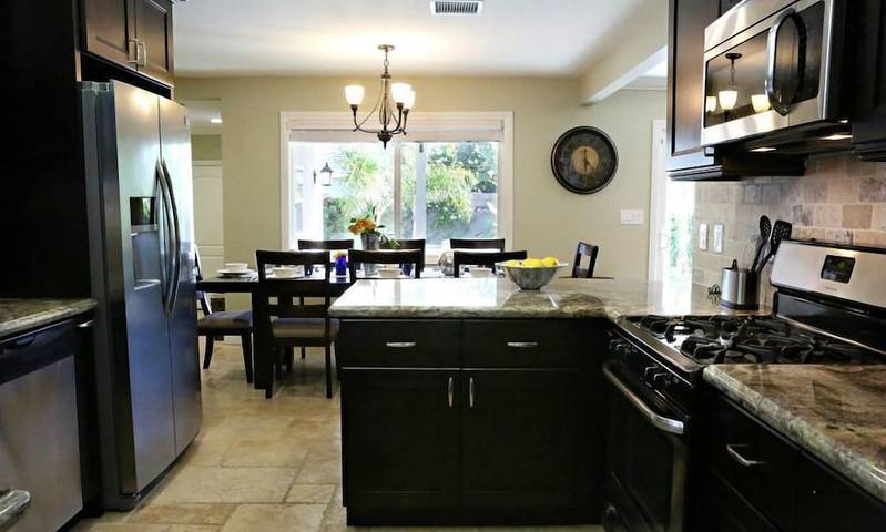 Location de vacances pour 13 personnes, avec terrasse et jacuzzi à Anaheim - 2