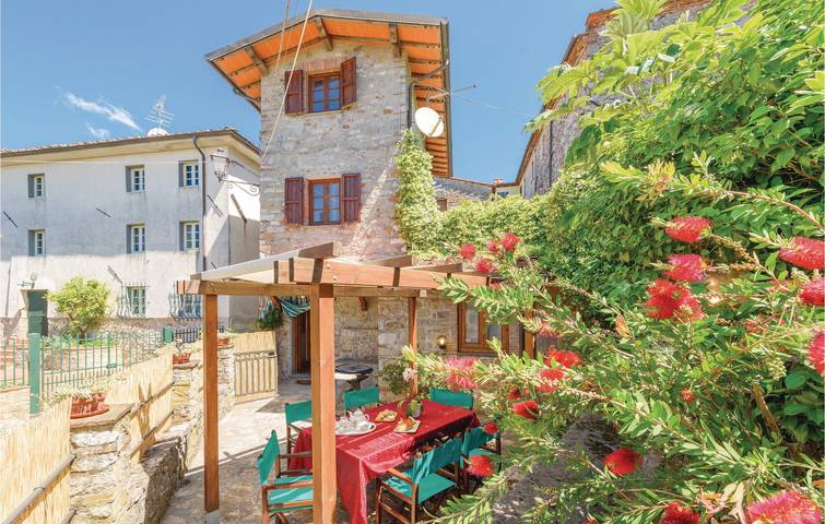 Location de vacances pour 5 personnes, avec piscine ainsi que jardin et terrasse à Camaiore - 2