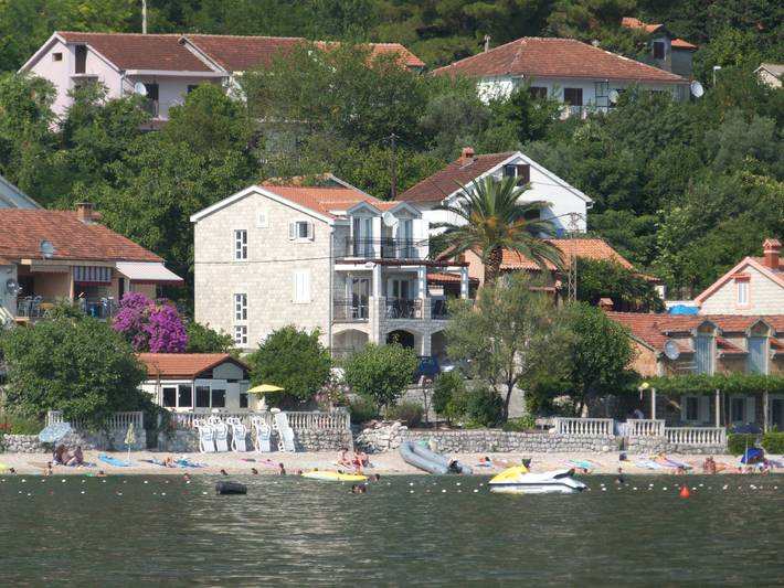 Ferienhaus für 9 Personen, mit Ausblick und Garten sowie Meerblick in Montenegro - 4