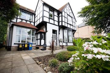 Holiday Apartment for 2 People in Llandudno, Conwy region, Photo 2