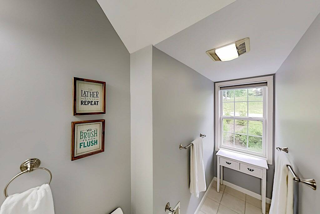 Dog-friendly Storybook Mountain retreat with hot tub, yard in Blue Ridge Parkway, Buncombe County