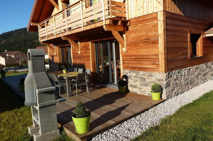 Chalet pour 10 personnes, avec Balcon et Jacuzzi ainsi que Jardin et Sauna