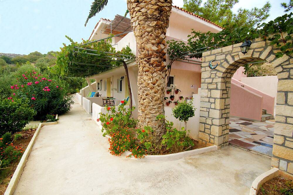 Ganze Wohnung, La Luna Blu Apartment \"Geco\", Meerblick, 500 Meter vom Strand entfernt in Ferma, Lasithi