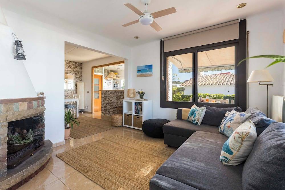 Casa con vistas al mar, jardín y piscina in Premiá de Dalt, Costa del Maresme