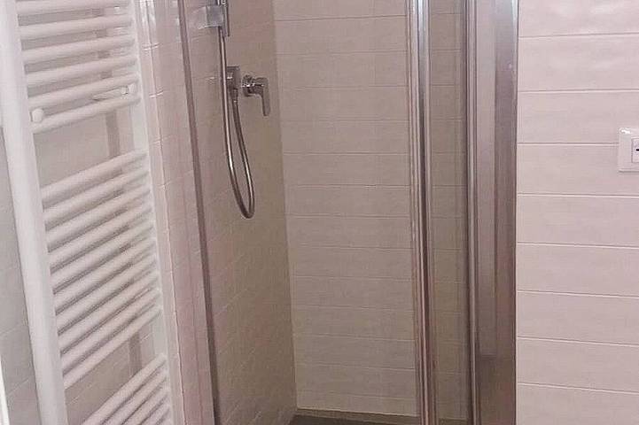 Entire apartment, Pria du Baxo - Historic center, 100 m from the beach; renovated old house in Noli, Riviera di Ponente