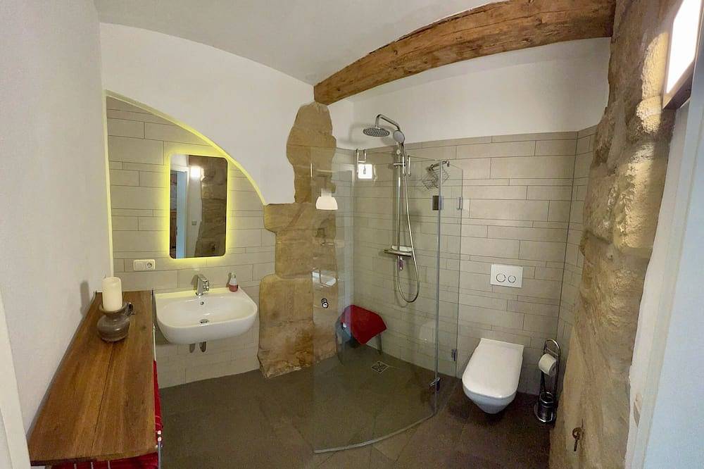 Ganze Wohnung, Luxuriöise Ferienwohnung (43qm) mit alten Sandsteinwänden in Zapfendorf, Landkreis Bamberg