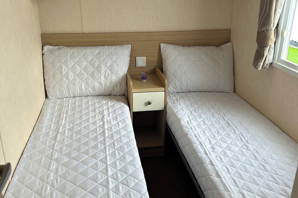 Lovely 3 bed caravan with a home feel ❤️ **Prices: per person, per night** in St Osyth, Essex