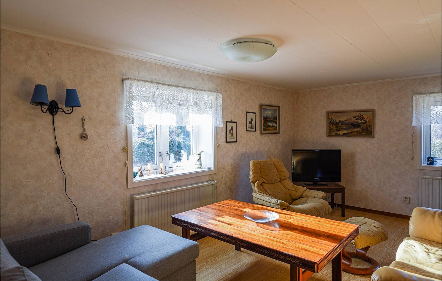 Hus för 6 Personer med trädgård in Värmland