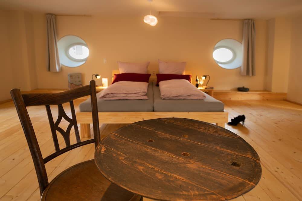 Ferienwohnung in einer denkmalgeschützten Kirche in Altleiningen, Saar-Nahe-Bergland