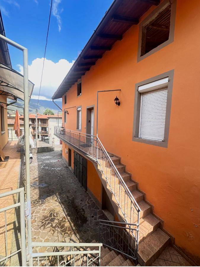 Location de vacances pour 7 personnes, avec terrasse, animaux acceptés à Monasterolo del Castello - 2