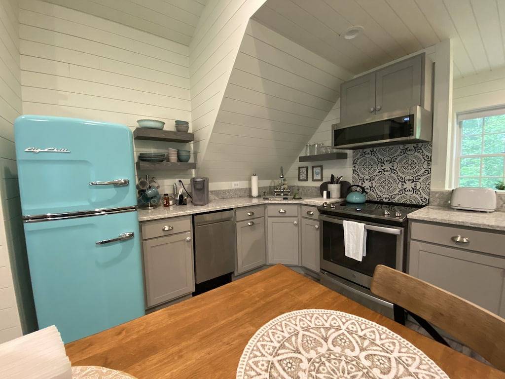 Ganze Wohnung, Annapolis Tree House Apartment- luxury shower, separate space in Anne Arundel County