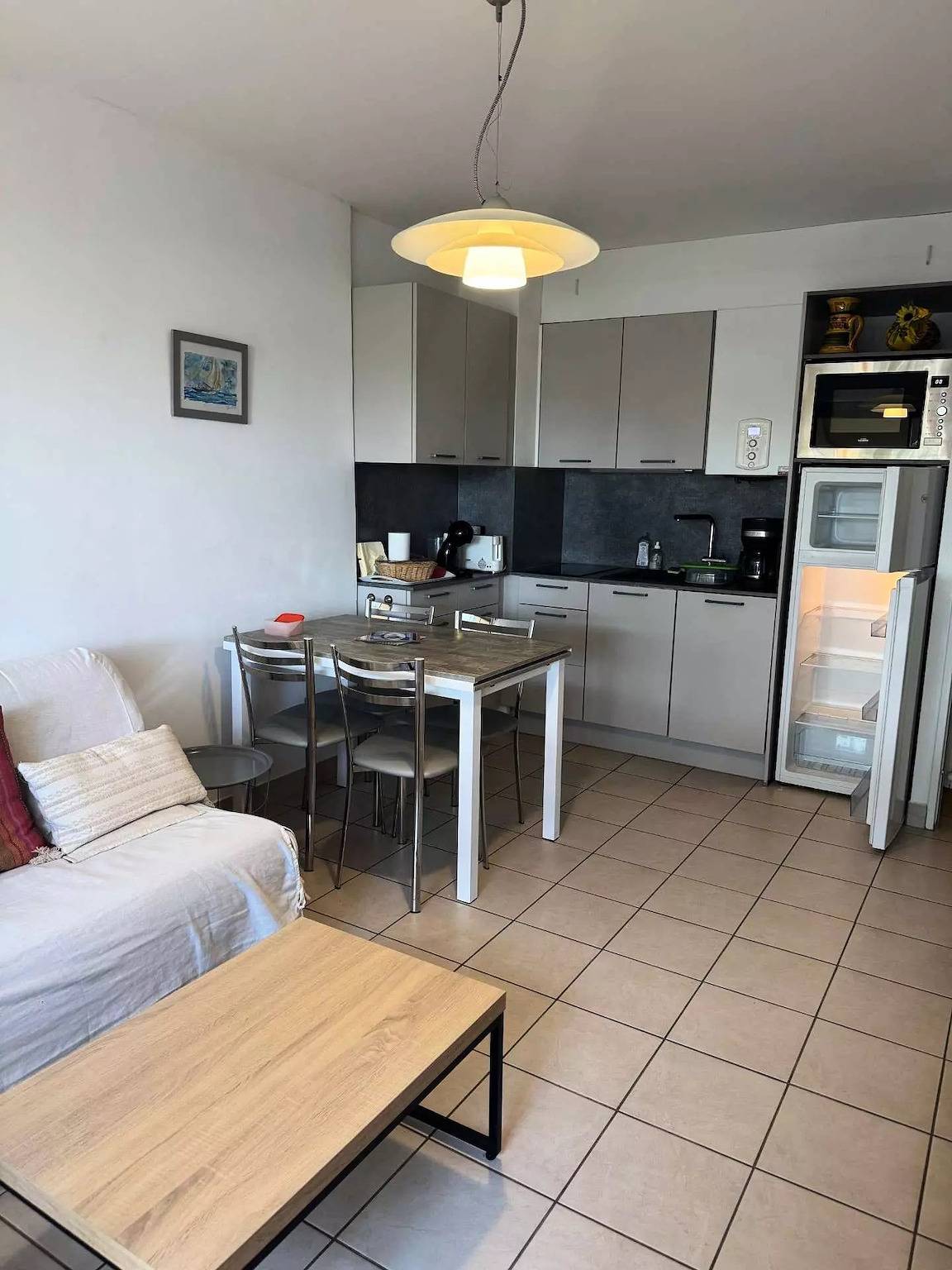 Appartement entier, Appartement vue port dans résidence avec piscine in Aigues-Mortes, Côte d'Améthyste