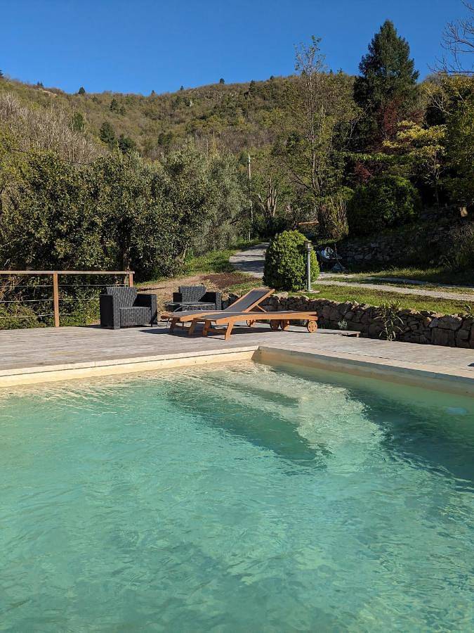 Gîte pour 2 personnes, avec jardin ainsi que piscine et vue, animaux acceptés à Arphy