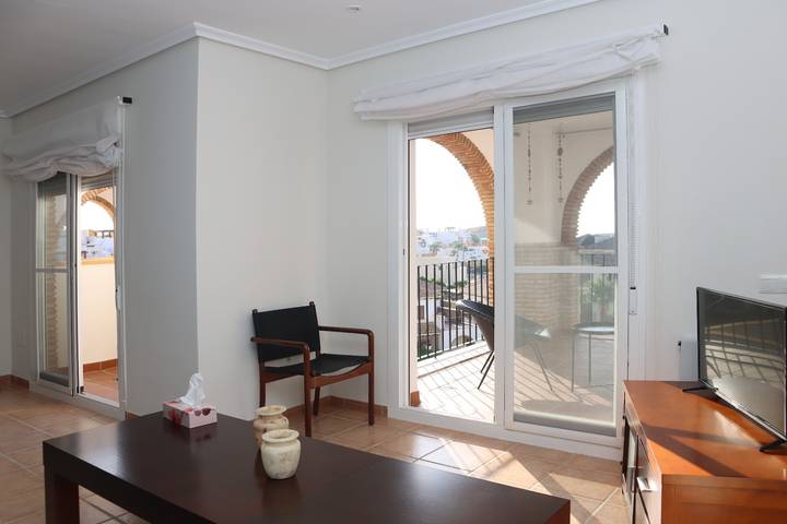 Gîte pour 6 personnes, avec terrasse, adapté aux familles à Vera - 3