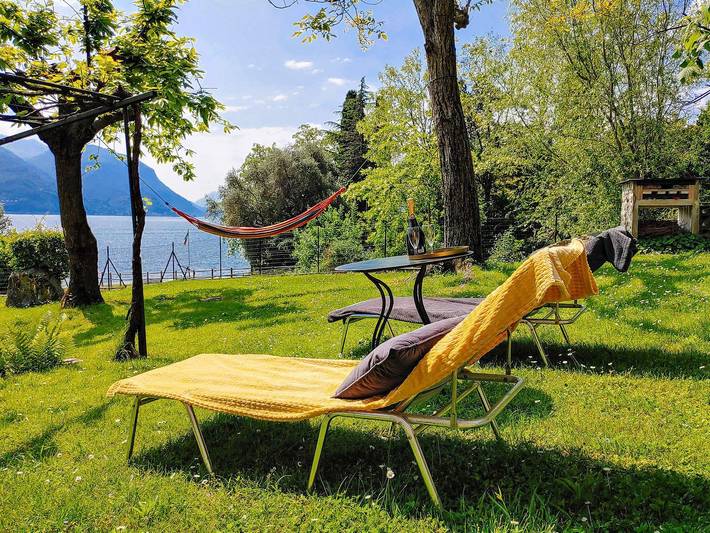 Ferienhaus für 4 Personen, mit Balkon und Garten sowie Seeblick und Ausblick in Acquaseria, Comune di San Siro