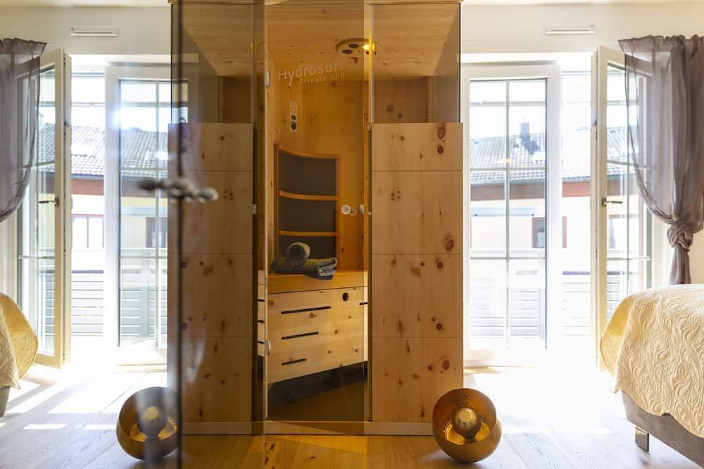 Ganze Wohnung, Lifestyle Suite mit Sauna, 2 \"En-Suite”-Bädern, Bergblick! in Übersee, Chiemgauer Alpen
